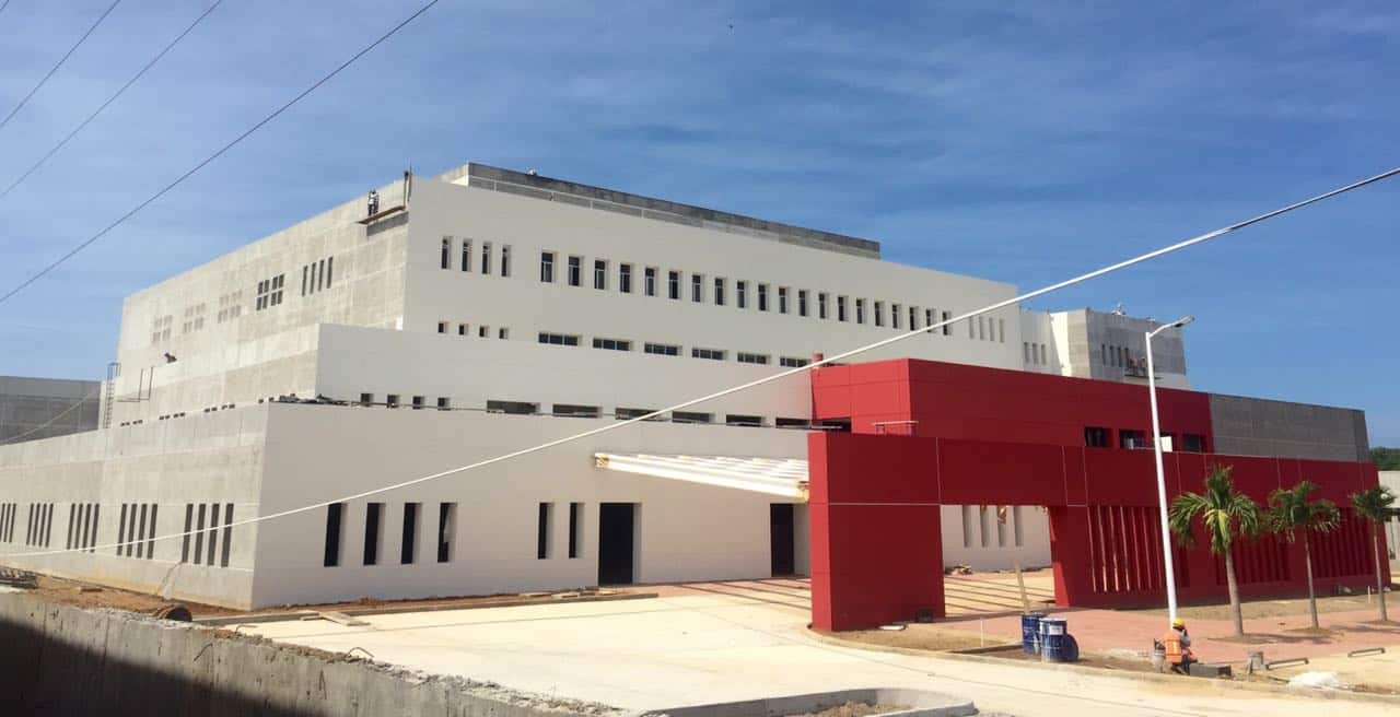 Nuevo Hospital General de Mazatlán presenta avance del 90 por ciento.