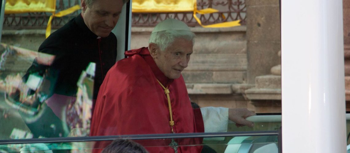 LEÓN, GUANAJUATO, 25MARZO2012.- El papa Benedicto XVI realizó una misa en la Catedral de la Madre Santísima de la Luz de León como parte de su primera visita a México.FOTO: IVÁN STEPHENS /CUARTOSCURO.COM
