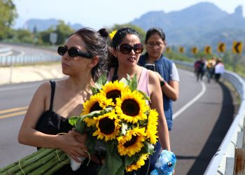 Marcha de mujeres para protestar por la muerte de la joven Ariadna Fernanda, en la autopista La Pera-Cuautla, donde el pasado 30 de octubre fue localizado.