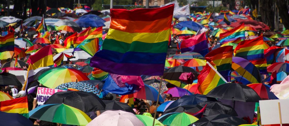 CIUDAD DE MÉXICO, 24JUNIO2023.- Miles de personas pertenecientes a la comunidad salieron a marchar sobre Paseo de la Reforma para celebrar el orgullo LGBTTTIQPA+ en el marco del 45 Aniversario del Día Internacional del Orgullo. 
FOTO: ROGELIO MORALES /CUARTOSCURO.COM