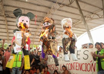 Migrantes Quema Piñatas Chiapas-2