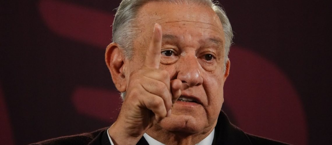 CIUDAD DE MÉXICO, 05ENERO2024.-   Andrés Manuel López Obrador, presidente de México,  durante su conferencia mañanera. Este viernes se habló sobre el caso de los 32 migrantes secuestrados en Tamaulipas. FOTO:  DENISSE HERNÁNDEZ/CUARTOSCURO.COM