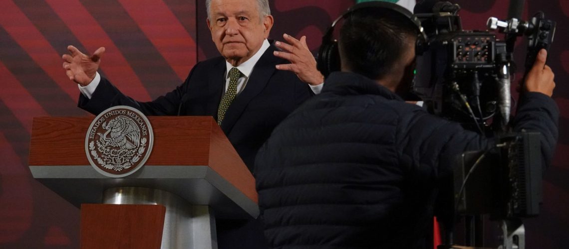CIUDAD DE MÉXICO, 12ENERO2024.- Andrés Manuel López Obrador, presidente de México, encabezó la conferencia matutina desde Palacio Nacional, la cual fue dedicada a contestar las preguntas de los periodistas. FOTO: DENISSE HERNÁNDEZ/CUARTOSCURO.COM