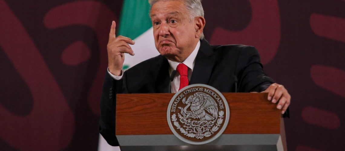 CIUDAD DE MÉXICO, 25MARZO2024.- Andrés Manuel López Obrador, Presidente de México, habló sobre el programa estadounidense en el que fue entrevistado "60 Minutos", sobre las investigaciones de la localización de los 43 normalistas de Ayotzinapa y dio su clase de historia sobre el General Lázaro Cárdenas y la expropiación petrolera, durante su mañanera. FOTO: MOISÉS PABLO/CUARTOSCURO.COM