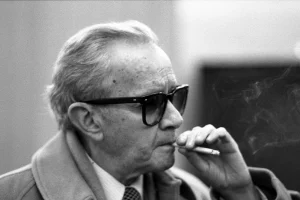 Juan Rulfo-fumando