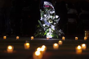 CULIACÁN, SINALOA, 15MAYO2018.-  Durante la Jornada Nacional de protesta un año de impunidad por el asesinato del periodista Javier Valdez Cárdenas, compañeros, familiares, amigos y diferentes organizaciones realizaron una velada artística cultural en honor a Javier Valdez.   
FOTO: RASHIDE FRIAS