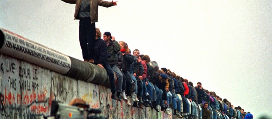 CAÍDA DEL MURO DE BERLÍN EN 1989. Adiós al comunismo.