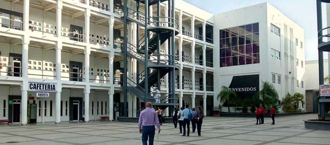Irregularidades en UAD Mazatlán impiden que 52 graduados obtengan su cédula  profesional - Ríodoce