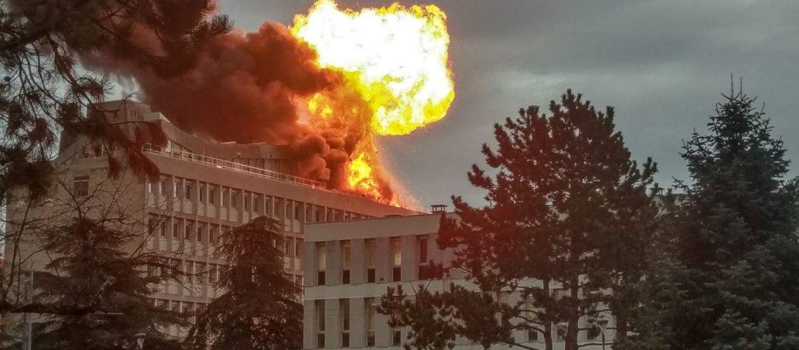 explosión en universidad de Lyon España