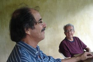 EL FEROZ Y CÉSAR LÓPEZ CUADRAS. En una de las tertulias.