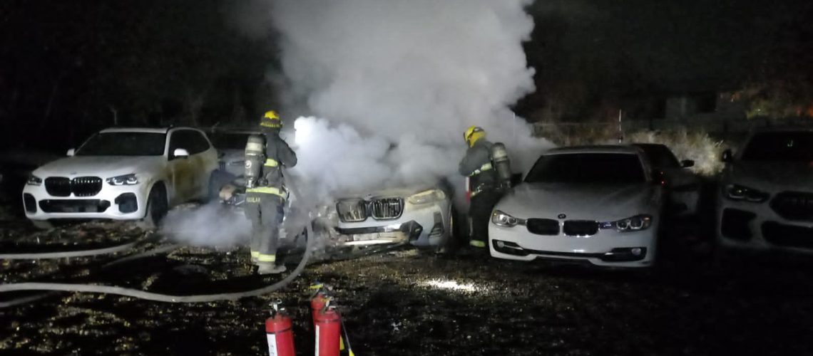 incendio agencia de autos