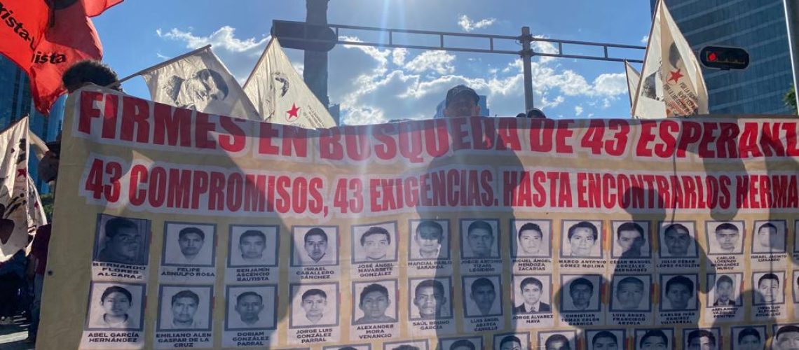 marcha 43 normalistas ayotzinapa cdmx