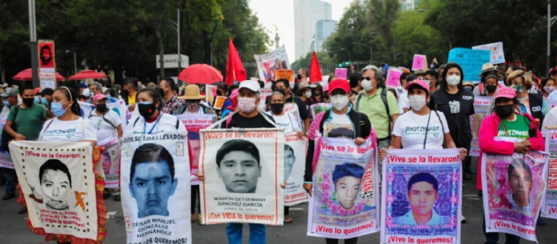 marcha-ayotzinapa-7 años-3-foto-cuartoscuro