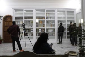 Jueves 15 de noviembre de 2018

Casa Refugio Citlaltépetl, Inauguración del Memorial Javier Valdez,  a cargo de su compañera de vida Griselda Triana, Ricardo Cayuela, Alejandro Almazán, Maria Cortina y Eduardo Vázquez Martín, secretario de Cultura de la Ciudad de México, además de familiares, colegas y amigos del periodista asesinado.

Fotografía: Tania Victoria/ Secretaría de Cultura CDMX