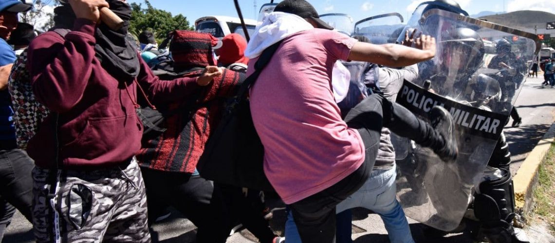 normalistas-de-ayotzinapa-se-enfrentan-con-g-n-en-chilpancingo