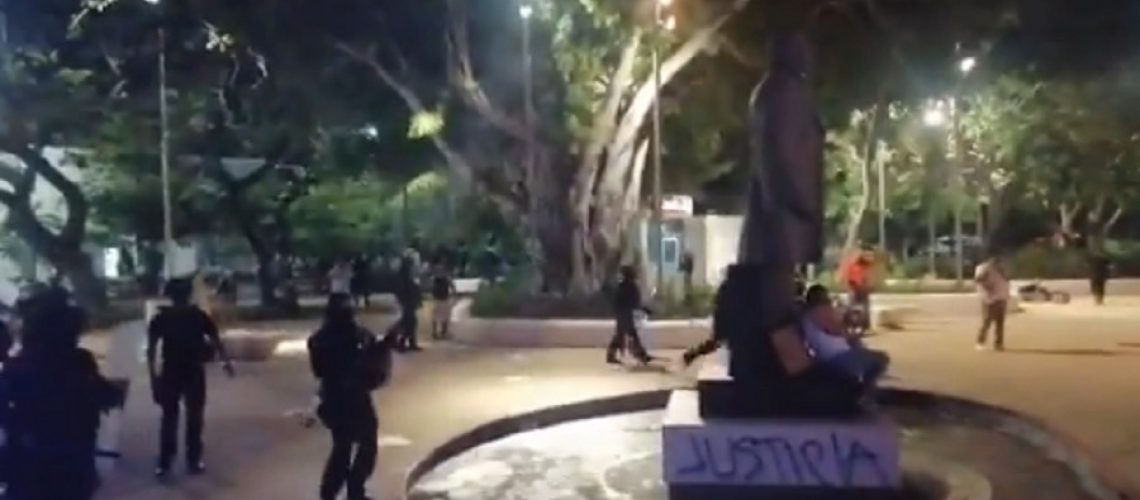 policias-disparan-manifestacion-cancun