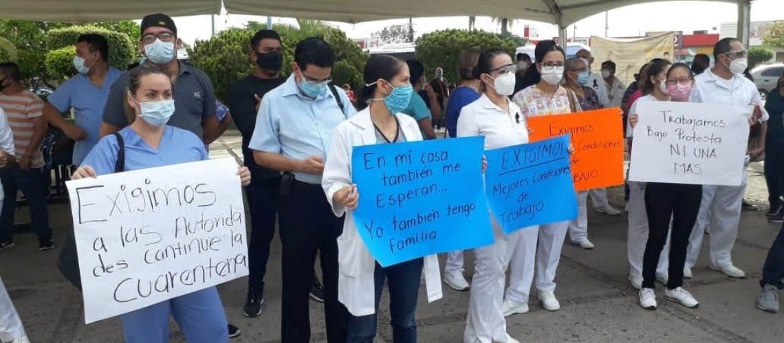 protesta IMSS-Mazatlán (1)