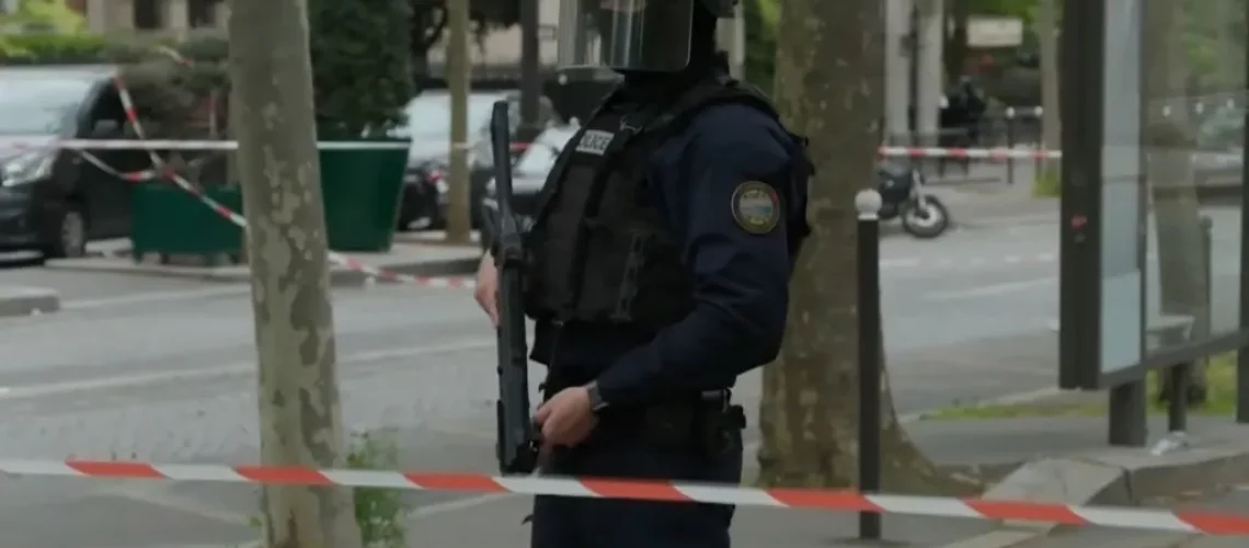 seguridad-consulado-de-iran-paris-foto-cnn